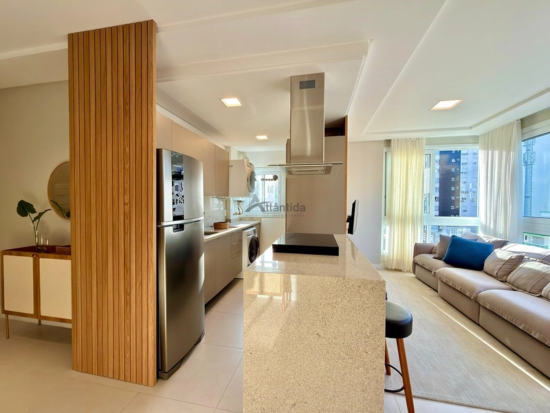 Apartamento de esquina na Zona Nova com 3 dormitórios, vista para o mar, sol da manhã, mobiliado e decorado, com 1 box para carro.: 20ª foto da galeria de imagens do imóvel