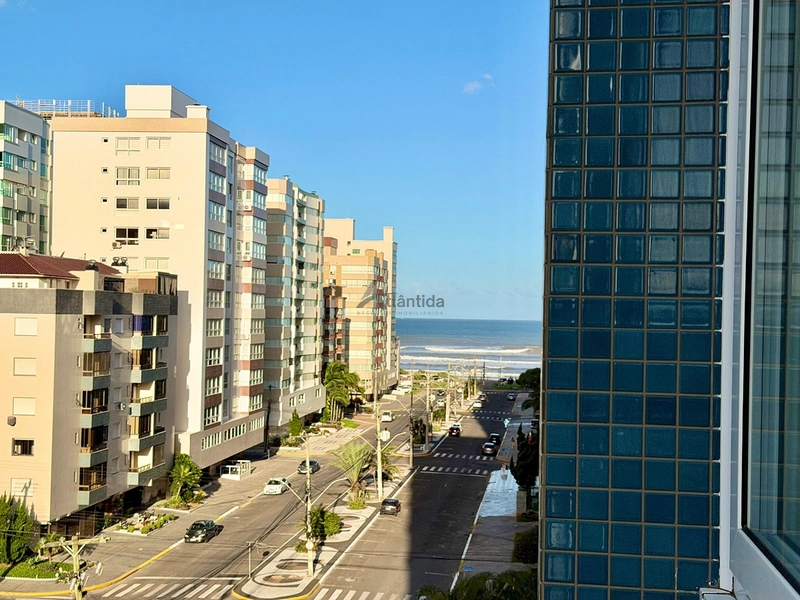 Apartamento de esquina na Zona Nova com 3 dormitórios, vista para o mar, sol da manhã, mobiliado e decorado, com 1 box para carro.: 36ª foto da galeria de imagens do imóvel