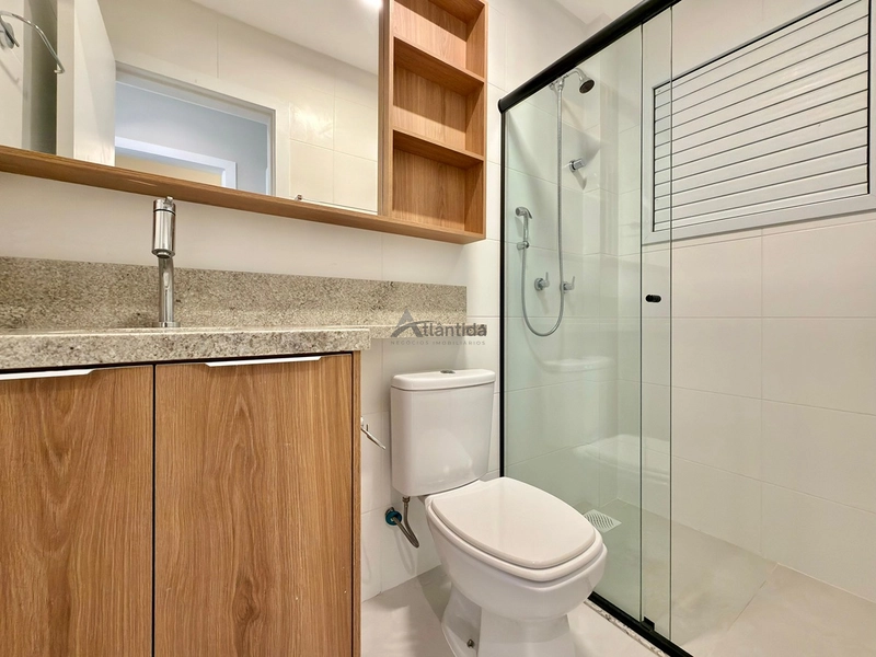 Apartamento de esquina na Zona Nova com 3 dormitórios, vista para o mar, sol da manhã, mobiliado e decorado, com 1 box para carro.: 6ª foto da galeria de imagens do imóvel