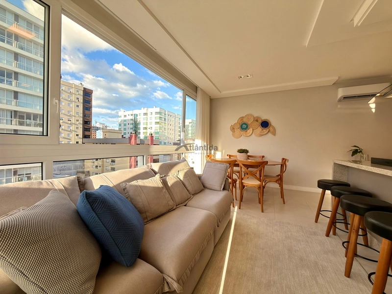Apartamento de esquina na Zona Nova com 3 dormitórios, vista para o mar, sol da manhã, mobiliado e decorado, com 1 box para carro.: 30ª foto da galeria de imagens do imóvel