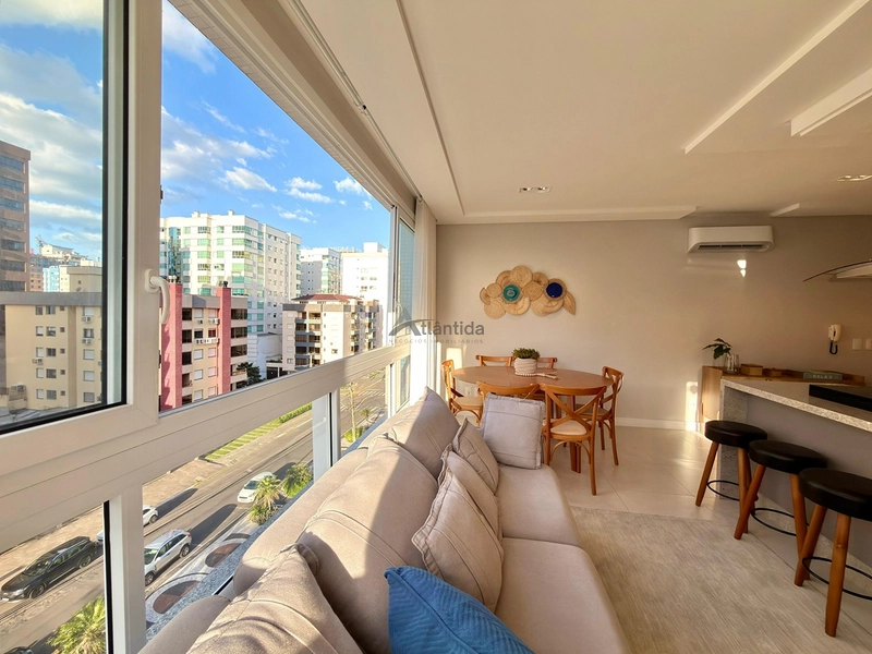 Apartamento de esquina na Zona Nova com 3 dormitórios, vista para o mar, sol da manhã, mobiliado e decorado, com 1 box para carro.: 18ª foto da galeria de imagens do imóvel