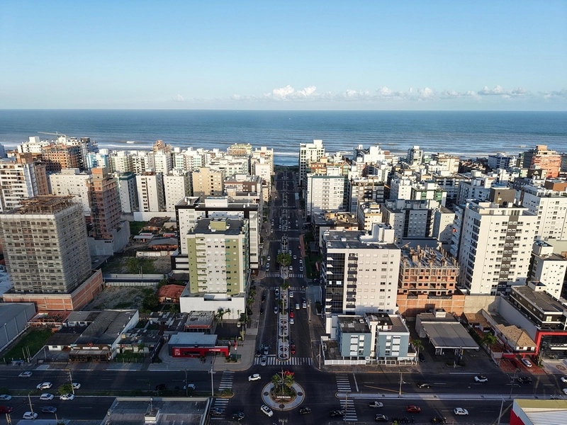 Apartamento de esquina na Zona Nova com 3 dormitórios, vista para o mar, sol da manhã, mobiliado e decorado, com 1 box para carro.: 14ª foto da galeria de imagens do imóvel