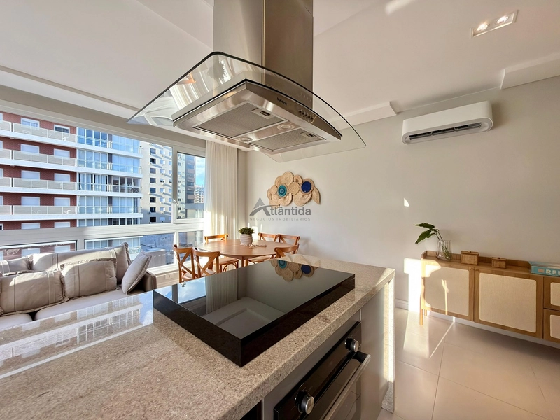 Apartamento de esquina na Zona Nova com 3 dormitórios, vista para o mar, sol da manhã, mobiliado e decorado, com 1 box para carro.: 34ª foto da galeria de imagens do imóvel