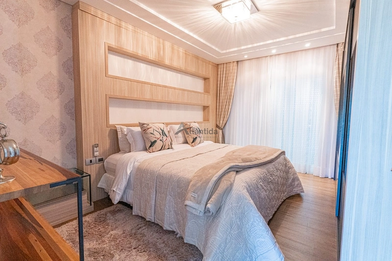 Sobrado beira lago no Enseada Lagos com 8 suítes, piscina de borda infinita, elevador, adega climatizada, automação e acabamento classe AAA.: 17ª foto da galeria de imagens do imóvel