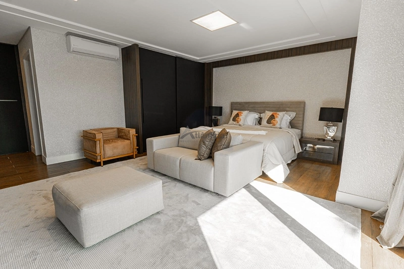 Sobrado beira lago no Enseada Lagos com 8 suítes, piscina de borda infinita, elevador, adega climatizada, automação e acabamento classe AAA.: 21ª foto da galeria de imagens do imóvel