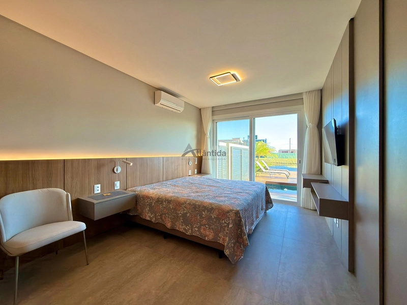 Casa beira lago no Condomínio Allure com 277 m², 4 suítes, piscina aquecida com spa, automação Alexa, piso aquecido e vista definitiva para o lago.: 16ª foto da galeria de imagens do imóvel
