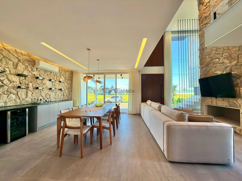 Casa beira lago no Condomínio Allure com 277 m², 4 suítes, piscina aquecida com spa, automação Alexa, piso aquecido e vista definitiva para o lago.: 27ª foto da galeria de imagens do imóvel