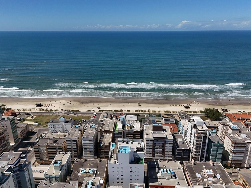 Apartamento na Zona Nova com 2 dormitórios, frente leste, sacada separada, climatizado, mobiliado e decorado, em edifício com rooftop, piscina e infraestrutura completa, a 1 quadra do mar.: 17ª foto da galeria de imagens do imóvel