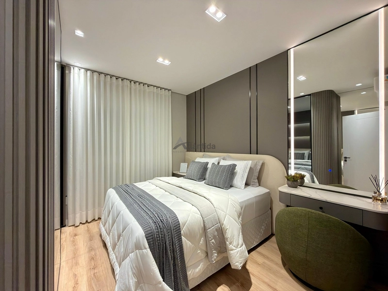 Apartamento na Zona Nova com 2 dormitórios, frente leste, sacada separada, climatizado, mobiliado e decorado, em edifício com rooftop, piscina e infraestrutura completa, a 1 quadra do mar.: 32ª foto da galeria de imagens do imóvel