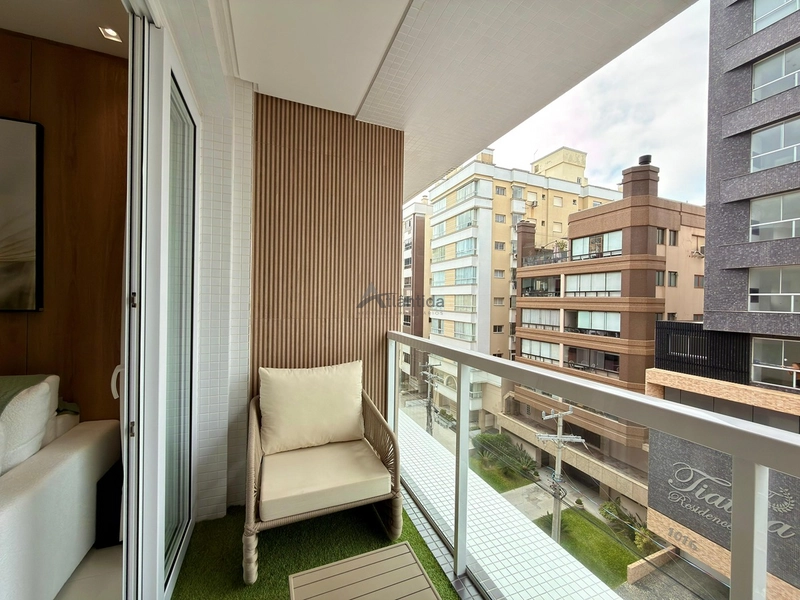 Apartamento na Zona Nova com 2 dormitórios, frente leste, sacada separada, climatizado, mobiliado e decorado, em edifício com rooftop, piscina e infraestrutura completa, a 1 quadra do mar.: 22ª foto da galeria de imagens do imóvel