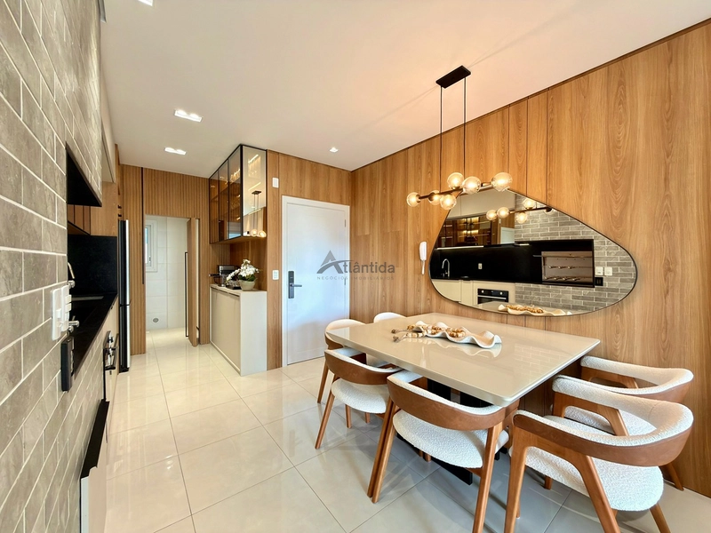 Apartamento na Zona Nova com 2 dormitórios, frente leste, sacada separada, climatizado, mobiliado e decorado, em edifício com rooftop, piscina e infraestrutura completa, a 1 quadra do mar.: 25ª foto da galeria de imagens do imóvel