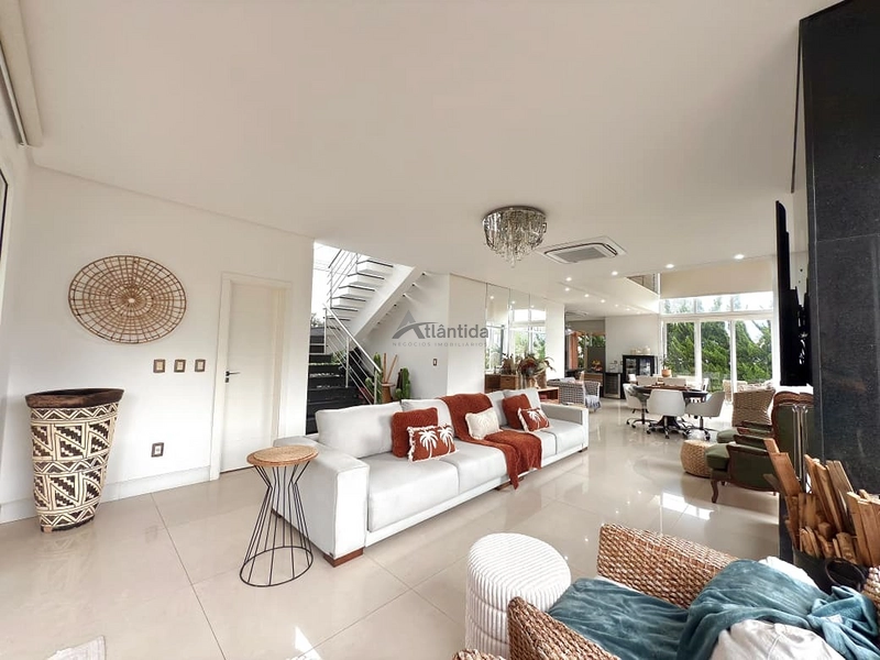 Casa mobiliada com 4 suítes e piscina privativa no Acqualina Beach Village.: 5ª foto da galeria de imagens do imóvel