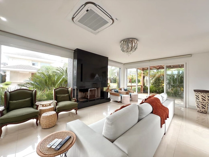 Casa mobiliada com 4 suítes e piscina privativa no Acqualina Beach Village.: 3ª foto da galeria de imagens do imóvel