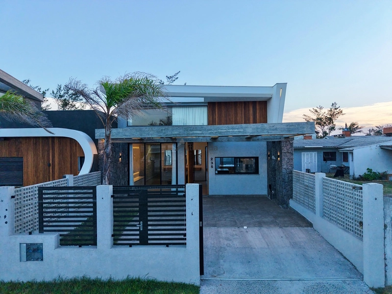 Casa no Jardim Beira Mar com 124 m², 3 suítes, piscina, banheira de hidromassagem, living integrado e localização a apenas 2 quadras do mar.: 33ª foto da galeria de imagens do imóvel