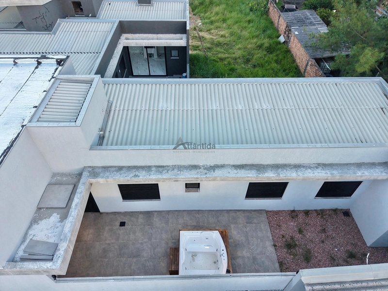 Casa no Jardim Beira Mar com 124 m², 3 suítes, piscina, banheira de hidromassagem, living integrado e localização a apenas 2 quadras do mar.: 32ª foto da galeria de imagens do imóvel