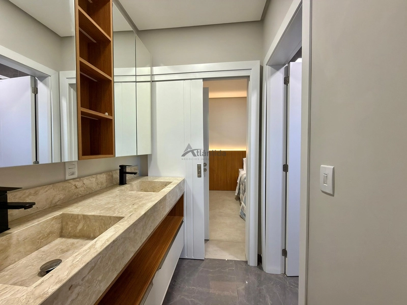 Casa no Jardim Beira Mar com 124 m², 3 suítes, piscina, banheira de hidromassagem, living integrado e localização a apenas 2 quadras do mar.: 27ª foto da galeria de imagens do imóvel