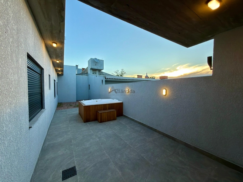 Casa no Jardim Beira Mar com 124 m², 3 suítes, piscina, banheira de hidromassagem, living integrado e localização a apenas 2 quadras do mar.: 17ª foto da galeria de imagens do imóvel