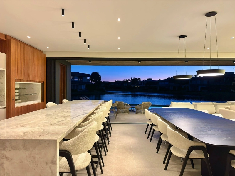 Sobrado de Luxo à Venda no Condomínio Enseada em Xangri-lá – 6 Suítes Beira de Lago com Elevador e Piscina: 43ª foto da galeria de imagens do imóvel