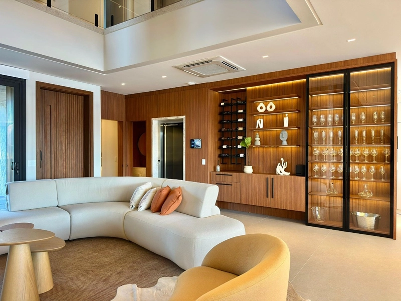 Sobrado de Luxo à Venda no Condomínio Enseada em Xangri-lá – 6 Suítes Beira de Lago com Elevador e Piscina: 29ª foto da galeria de imagens do imóvel