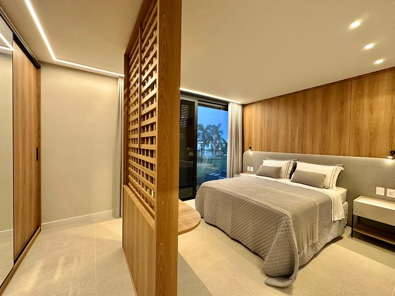 Sobrado de Luxo à Venda no Condomínio Enseada em Xangri-lá – 6 Suítes Beira de Lago com Elevador e Piscina: 40ª foto da galeria de imagens do imóvel