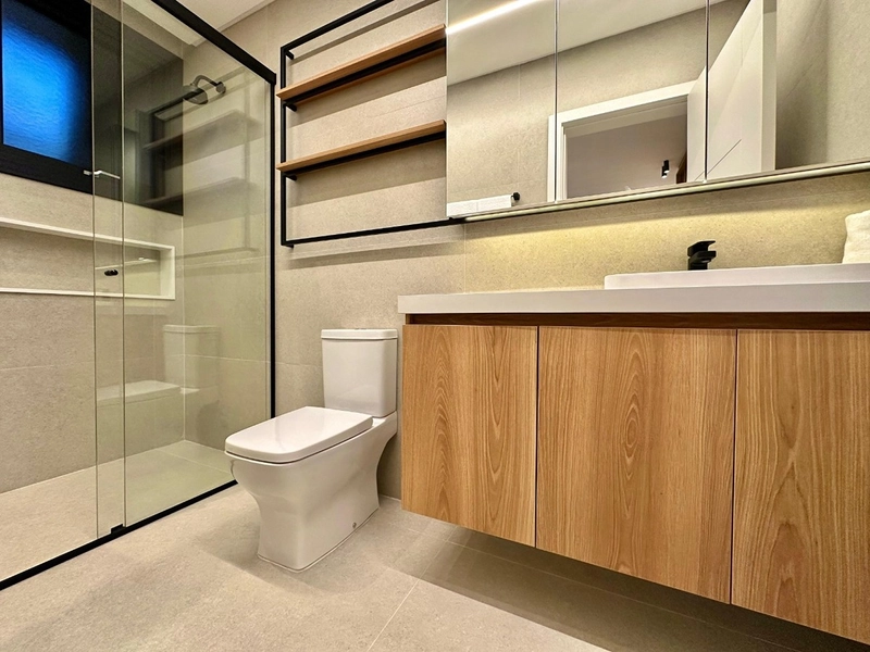 Sobrado de Luxo à Venda no Condomínio Enseada em Xangri-lá – 6 Suítes Beira de Lago com Elevador e Piscina: 54ª foto da galeria de imagens do imóvel