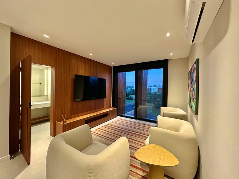 Sobrado de Luxo à Venda no Condomínio Enseada em Xangri-lá – 6 Suítes Beira de Lago com Elevador e Piscina: 47ª foto da galeria de imagens do imóvel