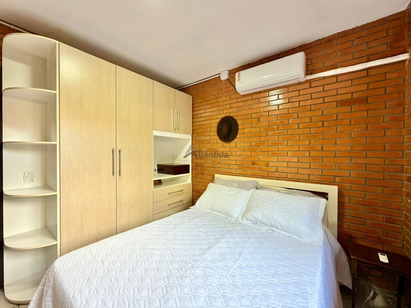 Casa no Centro de Xangri-Lá com 3 dormitórios, living com lareira, anexo completo nos fundos, vagas para 4 carros e localização a apenas 3 quadras do mar.: 15ª foto da galeria de imagens do imóvel