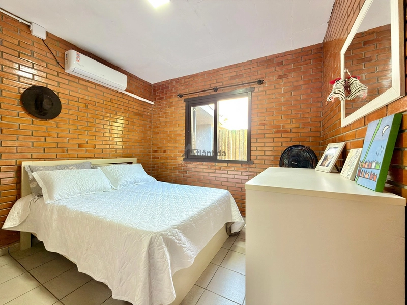 Casa no Centro de Xangri-Lá com 3 dormitórios, living com lareira, anexo completo nos fundos, vagas para 4 carros e localização a apenas 3 quadras do mar.: 14ª foto da galeria de imagens do imóvel