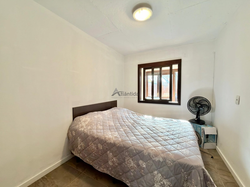 Casa no Centro de Xangri-Lá com 3 dormitórios, living com lareira, anexo completo nos fundos, vagas para 4 carros e localização a apenas 3 quadras do mar.: 29ª foto da galeria de imagens do imóvel