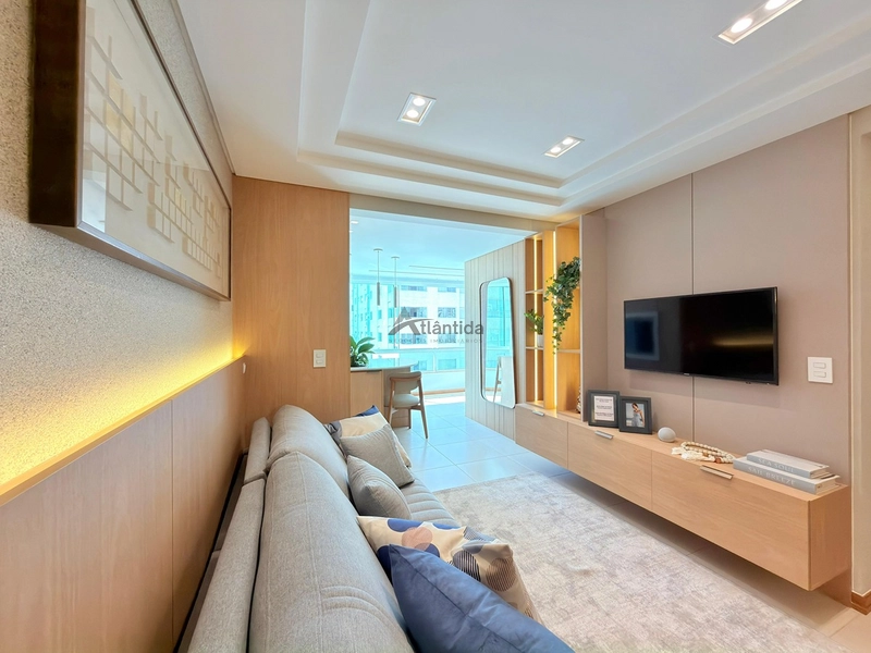 Apartamento no Centro de Capão da Canoa com 2 dormitórios, sacada de frente, sol da manhã, mobiliado e decorado, em edifício com piscina, salão de festas e sala de jogos.: 16ª foto da galeria de imagens do imóvel