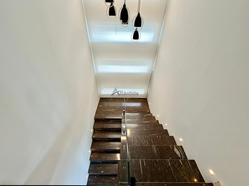 Sobrado no Capão Ilhas Resort com 300 m², 4 suítes, ambientes integrados, espaço gourmet, mobiliado e decorado, em lote amplo e condomínio com acesso privativo à lagoa.: 21ª foto da galeria de imagens do imóvel