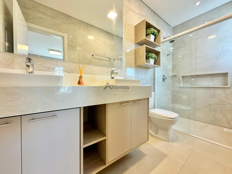 Sobrado no Capão Ilhas Resort com 300 m², 4 suítes, ambientes integrados, espaço gourmet, mobiliado e decorado, em lote amplo e condomínio com acesso privativo à lagoa.: 28ª foto da galeria de imagens do imóvel