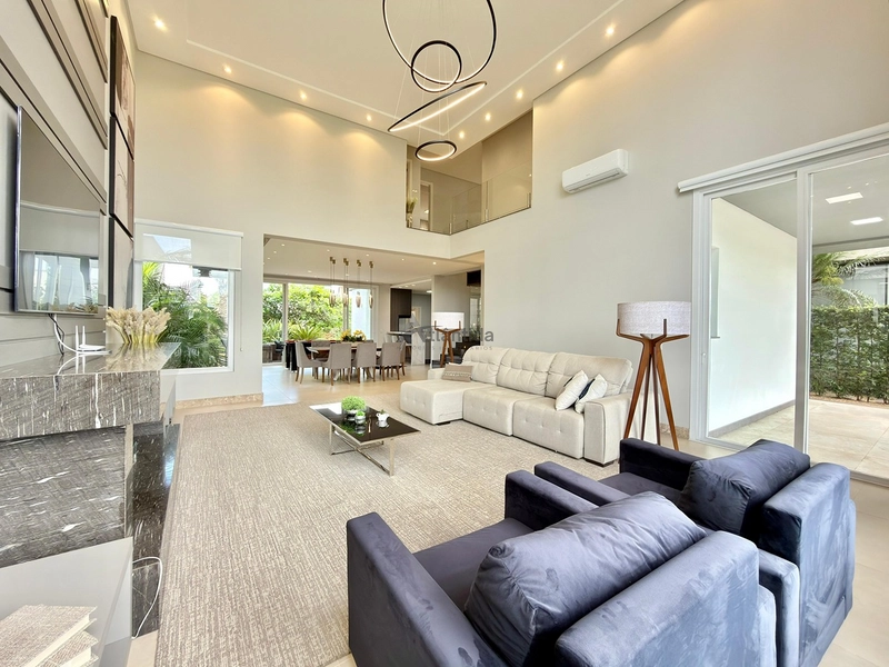 Sobrado no Capão Ilhas Resort com 300 m², 4 suítes, ambientes integrados, espaço gourmet, mobiliado e decorado, em lote amplo e condomínio com acesso privativo à lagoa.: 4ª foto da galeria de imagens do imóvel