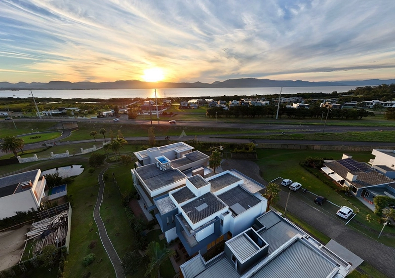 Sobrado no Capão Ilhas Resort com 300 m², 4 suítes, ambientes integrados, espaço gourmet, mobiliado e decorado, em lote amplo e condomínio com acesso privativo à lagoa.: 46ª foto da galeria de imagens do imóvel