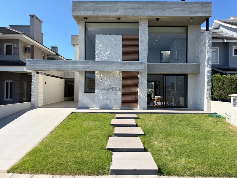 Casa no Condomínio Condado de Capão com 5 suítes, 250 m², piscina aquecida, energia fotovoltaica, living com pé-direito alto e frente para a infraestrutura.: 32ª foto da galeria de imagens do imóvel