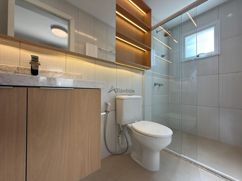 Apartamento mobiliado e decorado na Zona Nova, com 2 dormitórios, terraço em L, 101 m², 2 elevadores e vaga térrea de garagem.: 16ª foto da galeria de imagens do imóvel