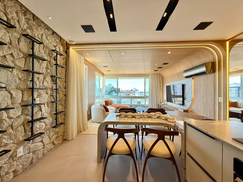 Apartamento finamente decorado na Zona Nova, com 3 dormitórios, piso aquecido, automação, som ambiente, móveis Saccaro e Dell Anno, em edifício com rooftop e infraestrutura completa.: 15ª foto da galeria de imagens do imóvel