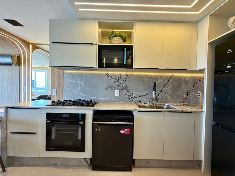 Apartamento finamente decorado na Zona Nova, com 3 dormitórios, piso aquecido, automação, som ambiente, móveis Saccaro e Dell Anno, em edifício com rooftop e infraestrutura completa.: 19ª foto da galeria de imagens do imóvel