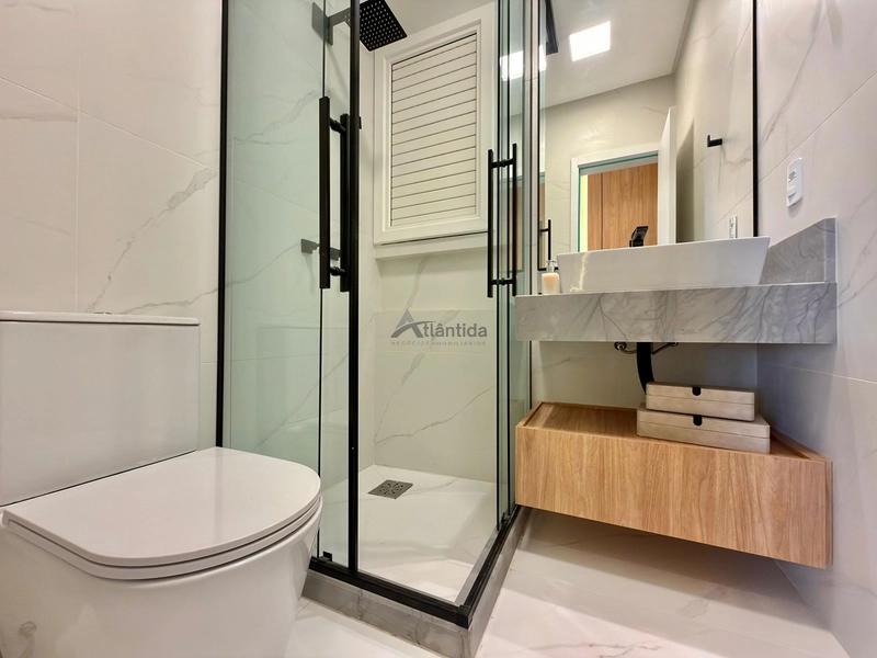 Apartamento finamente decorado na Zona Nova, com 3 dormitórios, piso aquecido, automação, som ambiente, móveis Saccaro e Dell Anno, em edifício com rooftop e infraestrutura completa.: 36ª foto da galeria de imagens do imóvel