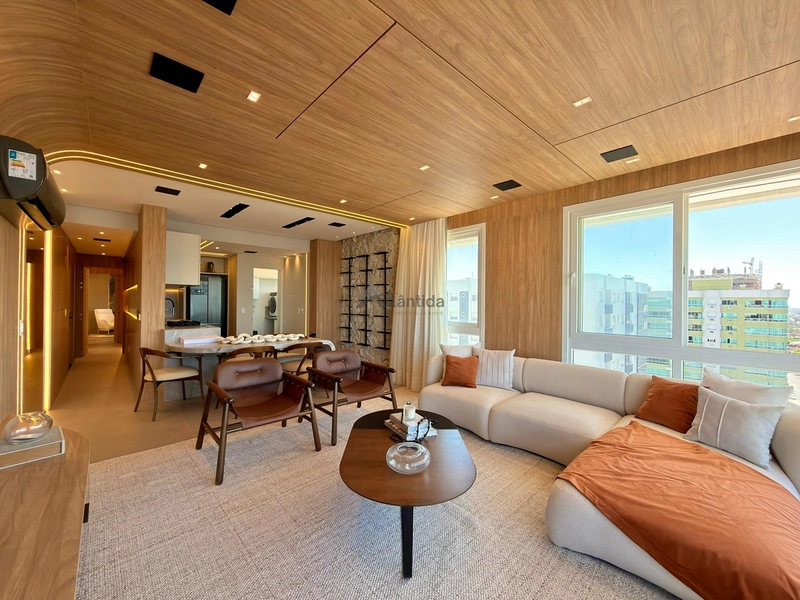 Apartamento finamente decorado na Zona Nova, com 3 dormitórios, piso aquecido, automação, som ambiente, móveis Saccaro e Dell Anno, em edifício com rooftop e infraestrutura completa.: 5ª foto da galeria de imagens do imóvel