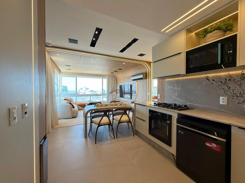 Apartamento finamente decorado na Zona Nova, com 3 dormitórios, piso aquecido, automação, som ambiente, móveis Saccaro e Dell Anno, em edifício com rooftop e infraestrutura completa.: 18ª foto da galeria de imagens do imóvel