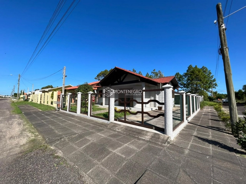 Casa com piscina: 7ª foto da galeria de imagens do imóvel