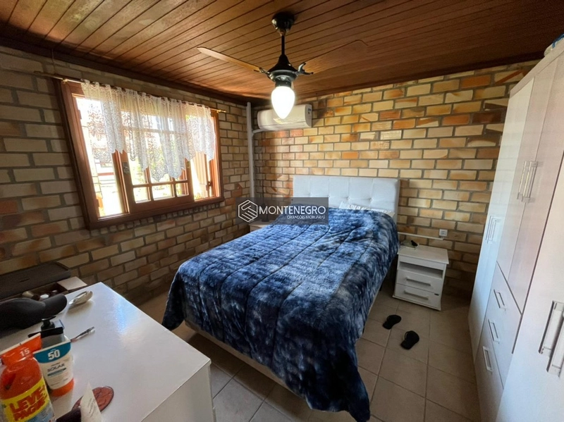 Casa com piscina: 9ª foto da galeria de imagens do imóvel