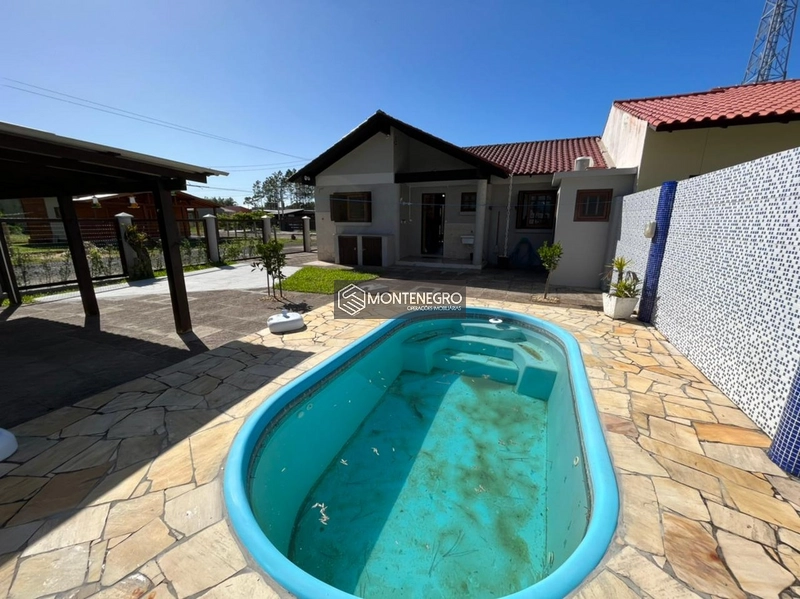 Casa com piscina: 6ª foto da galeria de imagens do imóvel
