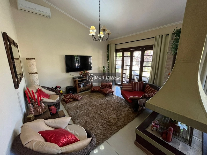 Casa com 2 terrenos!!!: 3ª foto da galeria de imagens do imóvel