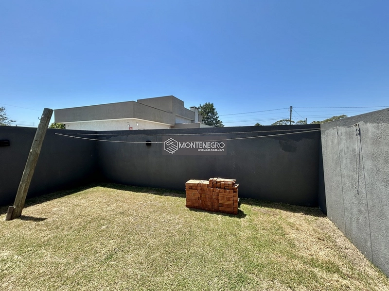 Casa 2 Dormitórios Mobiliada em Capão Novo: 17ª foto da galeria de imagens do imóvel