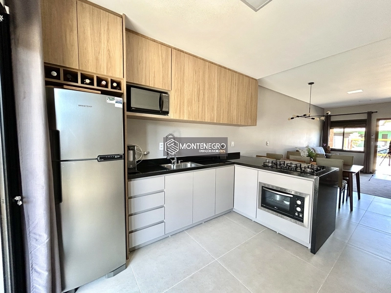 Casa 2 Dormitórios Mobiliada em Capão Novo: 9ª foto da galeria de imagens do imóvel