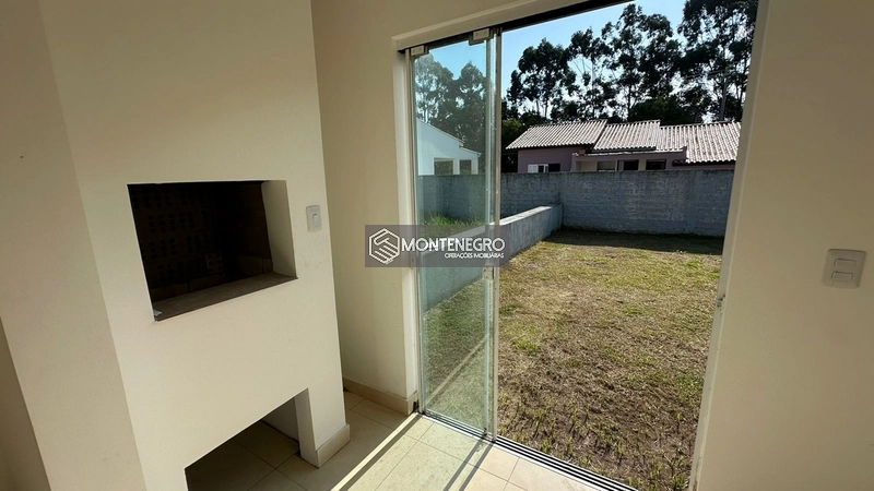 Casa Nova 2 Dormitórios com Pátio em Capão Novo: 2ª foto da galeria de imagens do imóvel