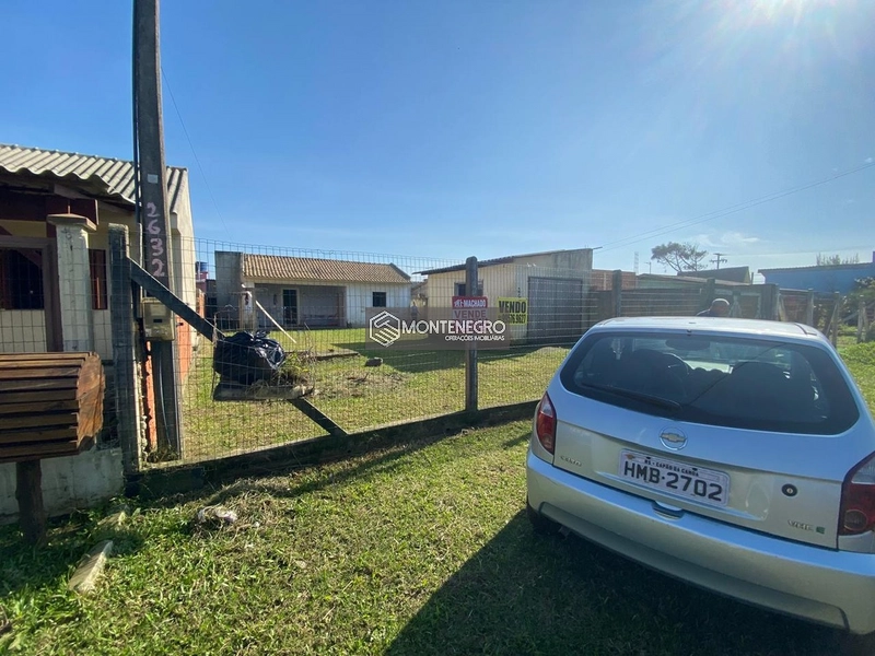 CASA EM REGIÃO POPULAR NA PRAIA DE CAPÃO NOVO: 2ª foto da galeria de imagens do imóvel