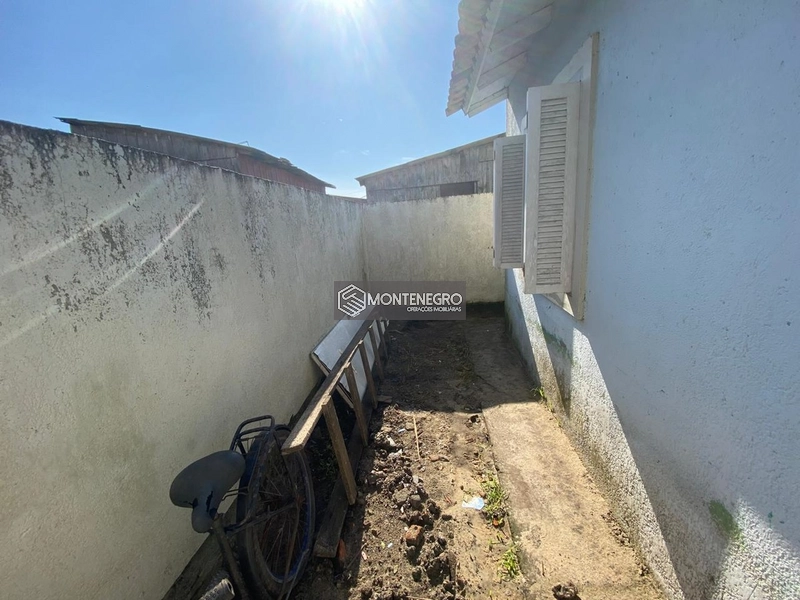 CASA EM REGIÃO POPULAR NA PRAIA DE CAPÃO NOVO: 14ª foto da galeria de imagens do imóvel